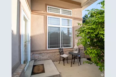 2288 E Emerald Hills Ct S, Salt Lake City, UT 84121 - Photo 2