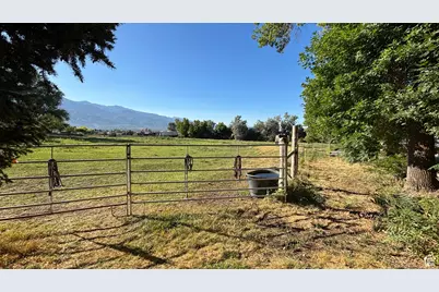 414 E 2625 N, Layton, UT 84041 - Photo 26