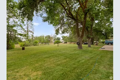414 E 2625 N, Layton, UT 84041 - Photo 4