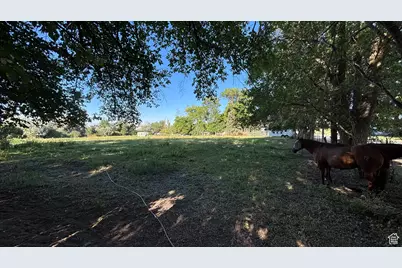 414 E 2625 N, Layton, UT 84041 - Photo 36