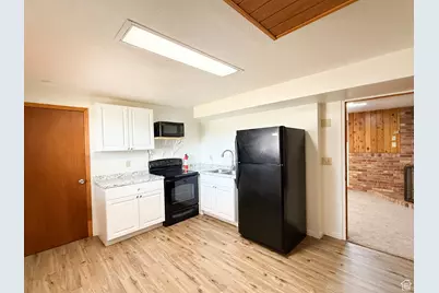 2687 N 1450 E, Layton, UT 84040 - Photo 26