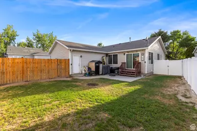 1558 N Durocher Ln, Tooele, UT 84074 - Photo 20