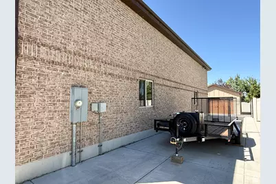 2331 N 2575 W, Farr West, UT 84404 - Photo 36