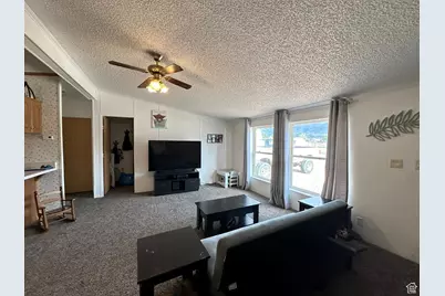 190 W 400 S, Fillmore, UT 84631 - Photo 2