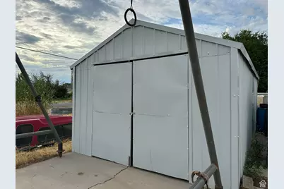 190 W 400 S, Fillmore, UT 84631 - Photo 24