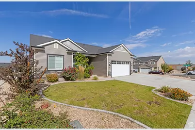 203 N Strathmore Ln, Cedar City, UT 84720 - Photo 2