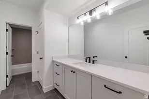 581 W Summerhill Ln N, Centerville, UT 84014 - Photo 22