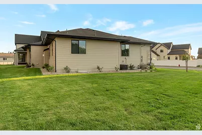 581 W Summerhill Ln N, Centerville, UT 84014 - Photo 28