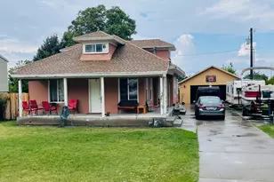 300 S Larkin Ln W, Kaysville, UT 84037 - Photo 2