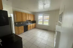 300 S Larkin Ln W, Kaysville, UT 84037 - Photo 18