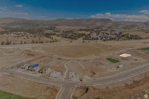 933 E Cloverfield Ct, Heber City, UT 84032 - Photo 2