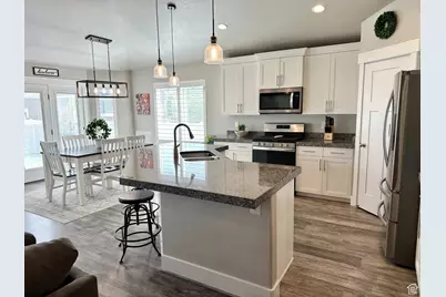 278 E Briarwood Ln, Stansbury Park, UT 84074 - Photo 6