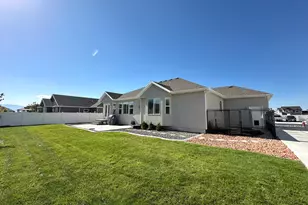 278 E Briarwood Ln, Stansbury Park, UT 84074 - Photo 18