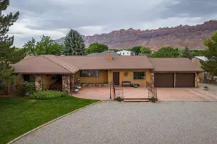 2720 Bench Rd E, Moab, UT 84532 - Photo 10