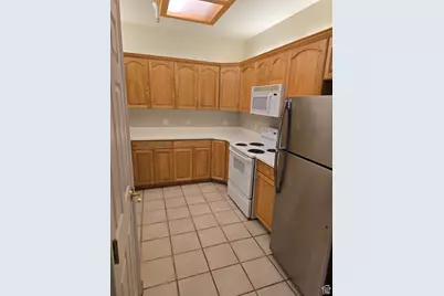 11035 S Grapevine Cv #204, Sandy, UT 84070 - Photo 6