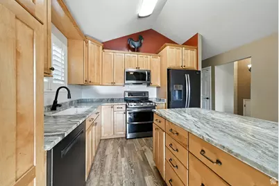 2343 W Temple View Cir, South Jordan, UT 84095 - Photo 10