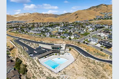 4293 N Cresthaven Ln, Lehi, UT 84043 - Photo 40