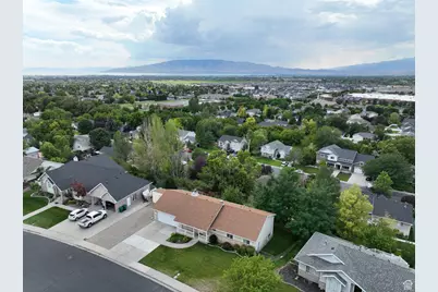 10207 N Cottonwood Dr, Cedar Hills, UT 84062 - Photo 28