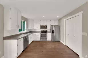 10207 N Cottonwood Dr, Cedar Hills, UT 84062 - Photo 8