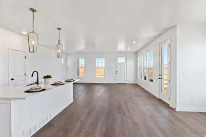 799 W Halvorsen Pkwy, Saratoga Springs, UT 84045 - Photo 4