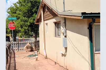 199 S 400 E, Moab, UT 84532 - Photo 18