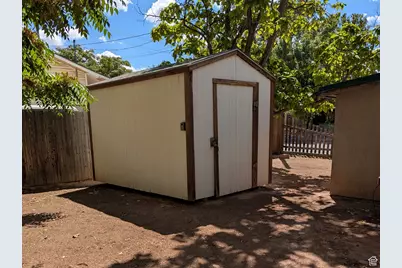 199 S 400 E, Moab, UT 84532 - Photo 14