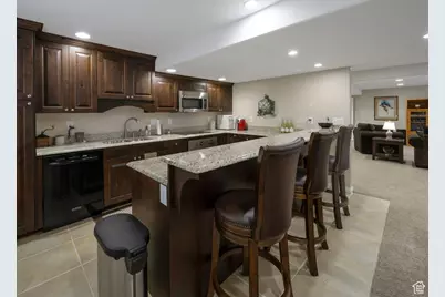 135 E Station St, Sandy, UT 84070 - Photo 22