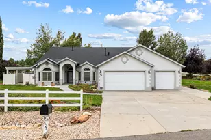 605 W Aspen Rd, Francis, UT 84036 - Photo 2