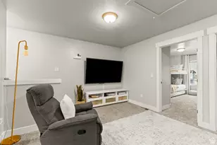 263 N 840 E, Hyrum, UT 84319 - Photo 12