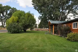 1084 W 2000 N, Vernal, UT 84078 - Photo 2