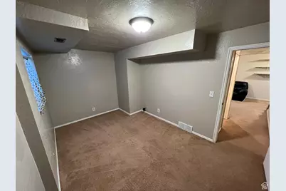 861 E 575 N, Layton, UT 84041 - Photo 10