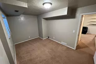 861 E 575 N, Layton, UT 84041 - Photo 10