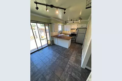 861 E 575 N, Layton, UT 84041 - Photo 8