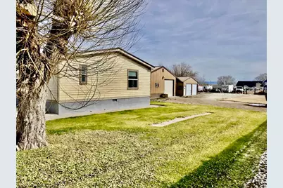 245 S 200 W, Huntington, UT 84528 - Photo 4