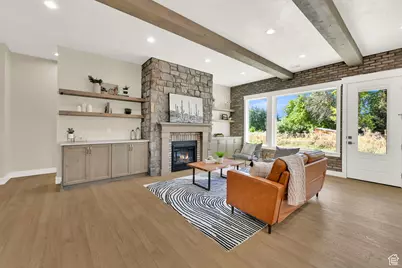 553 Center Ave, Logan, UT 84321 - Photo 8