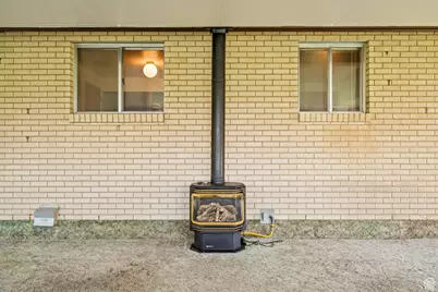 2425 W 200 S, Marriott-Slaterville City, UT 84404 - Photo 32