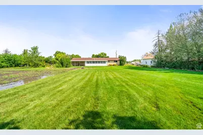 2425 W 200 S, Marriott-Slaterville City, UT 84404 - Photo 36