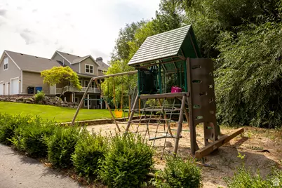 8797 S Bridger Blvd, Paradise, UT 84328 - Photo 34