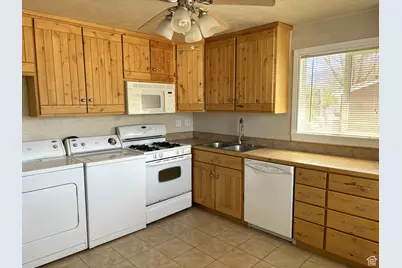 247 W 400 N #1, Moab, UT 84532 - Photo 12