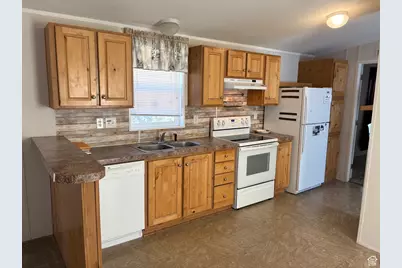 3061 Edgement Dr #250, Garden City, UT 84028 - Photo 8