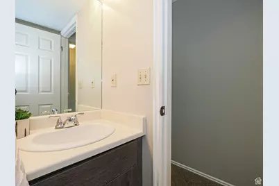 1817 W 7600 S #I204, West Jordan, UT 84084 - Photo 24
