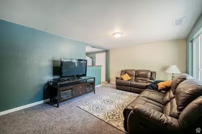 1243 Hudson St, Ogden, UT 84404 - Photo 4