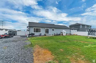 2415 E Boxwood Ln, Eagle Mountain, UT 84005 - Photo 4