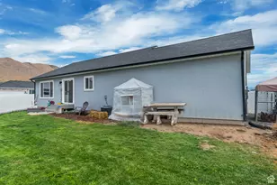 2415 E Boxwood Ln, Eagle Mountain, UT 84005 - Photo 6