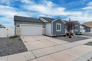 2415 E Boxwood Ln, Eagle Mountain, UT 84005 - Photo 2