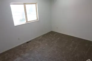 1113 E Country Hills Dr, Ogden, UT 84403 - Photo 18