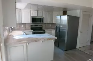 1113 E Country Hills Dr, Ogden, UT 84403 - Photo 8