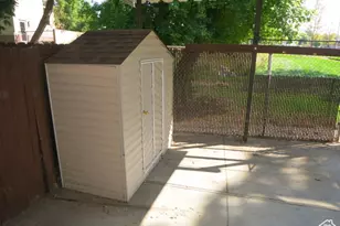 1113 E Country Hills Dr, Ogden, UT 84403 - Photo 26