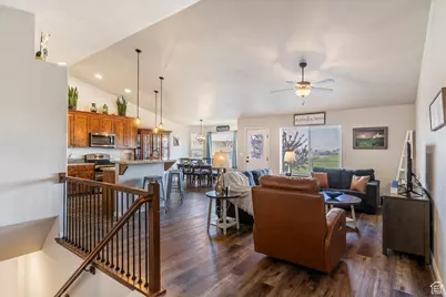 306 S Sunburst Dr, Layton, UT 84041 - Photo 4