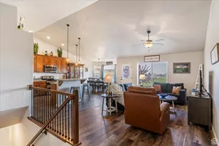 306 S Sunburst Dr, Layton, UT 84041 - Photo 4